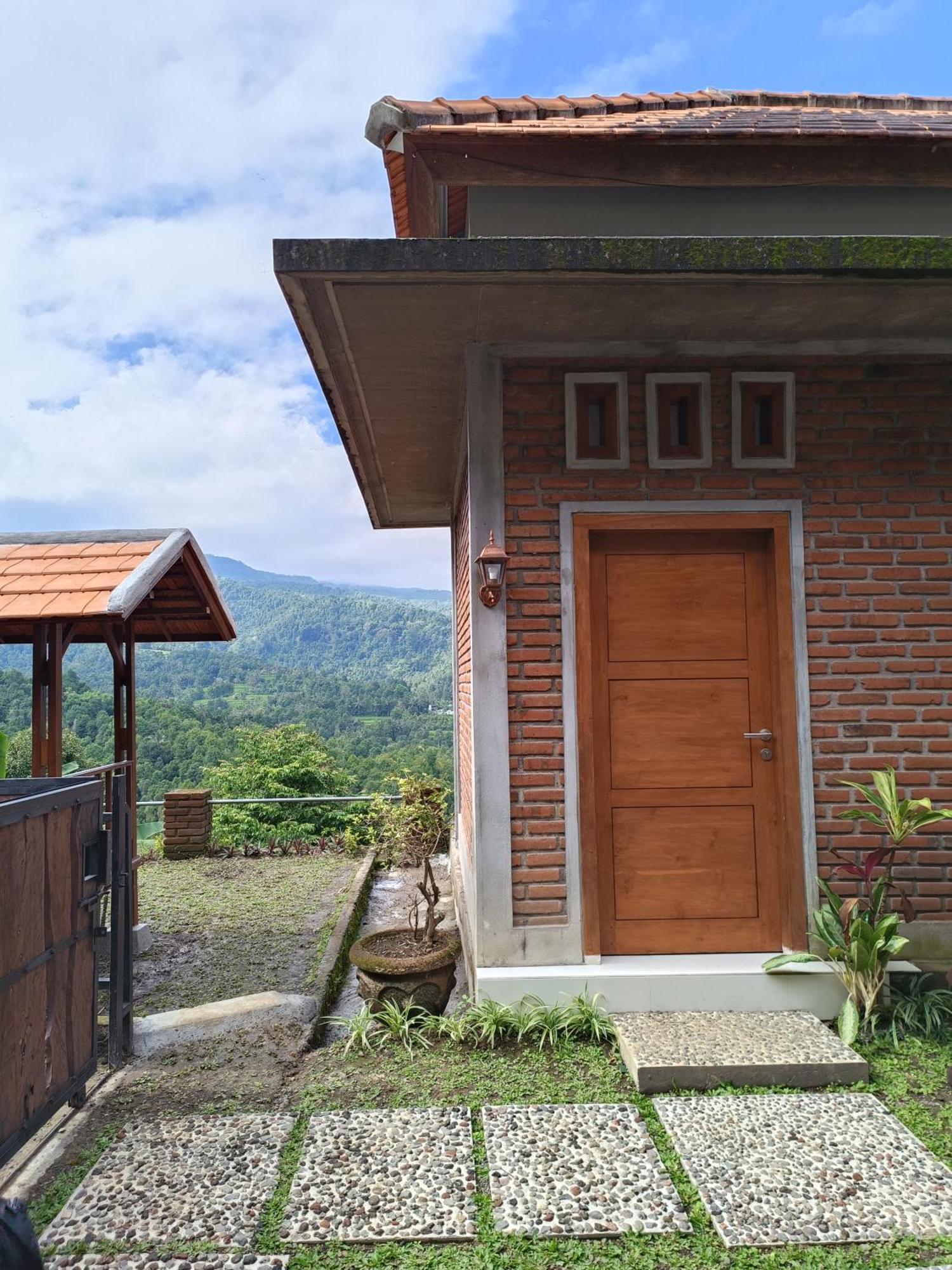 Made Oka Homestay And Warung Munduk Εξωτερικό φωτογραφία