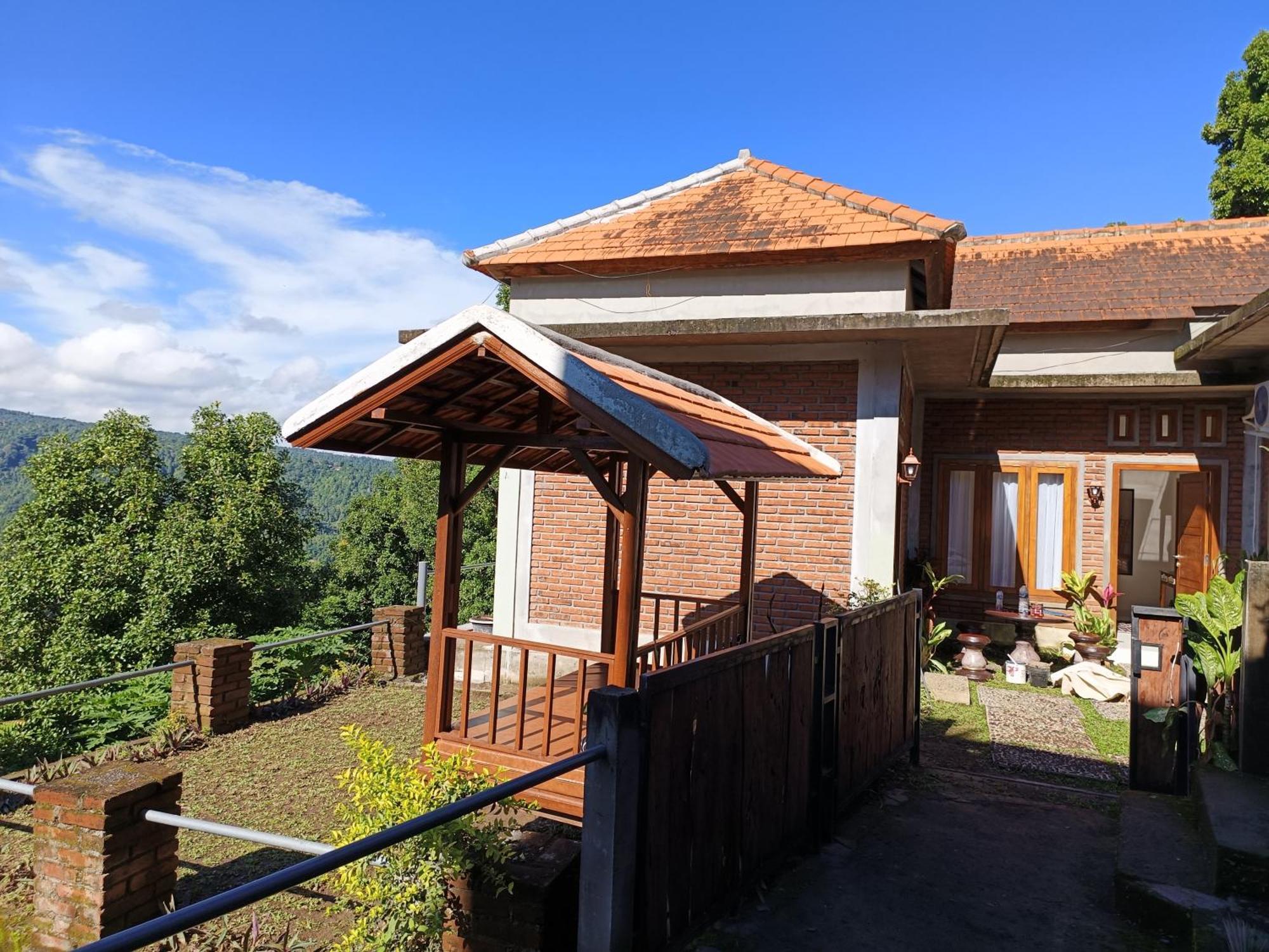 Made Oka Homestay And Warung Munduk Εξωτερικό φωτογραφία