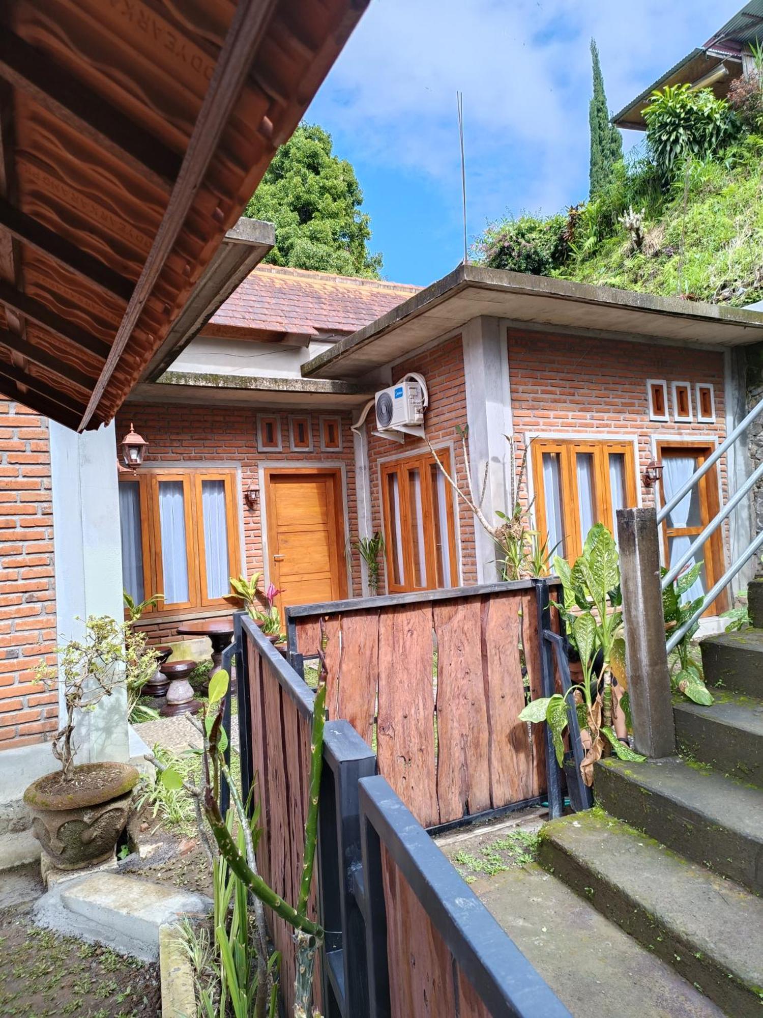 Made Oka Homestay And Warung Munduk Εξωτερικό φωτογραφία