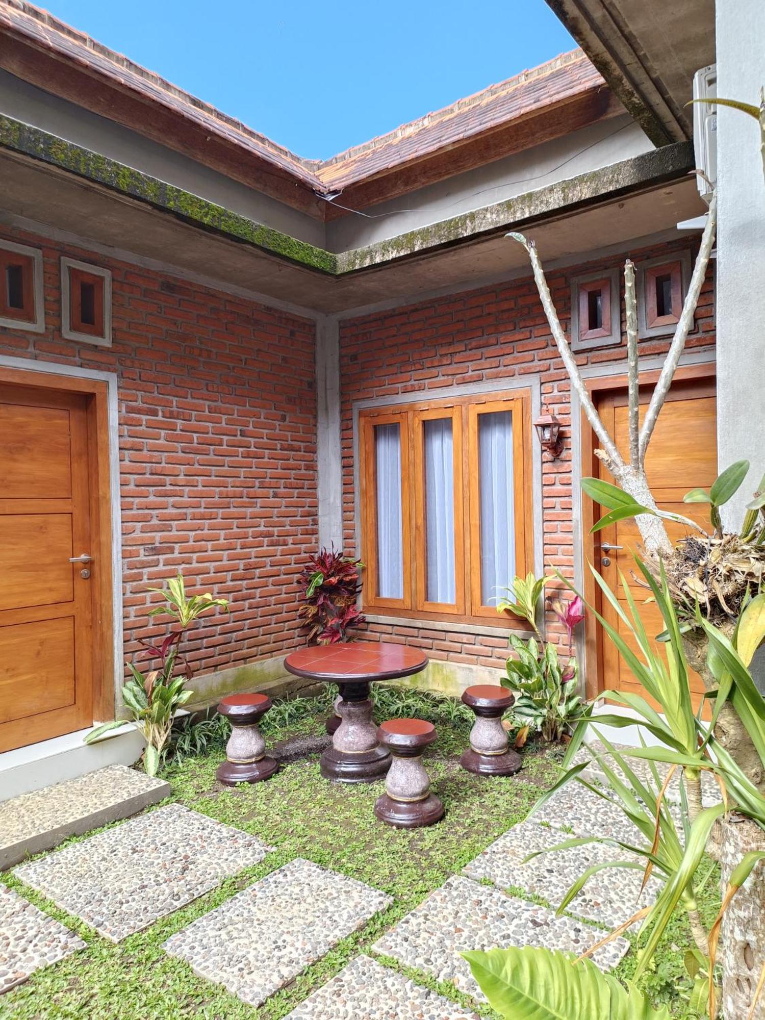 Made Oka Homestay And Warung Munduk Εξωτερικό φωτογραφία